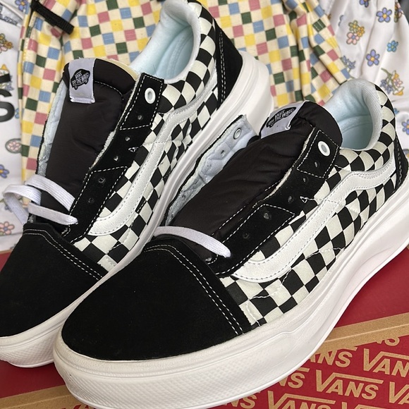 Vans Men’s Old Skool Over
Checkerboard Black/Checkered 
VN0A7Q5E95Y Platforms - Picture 8 of 16